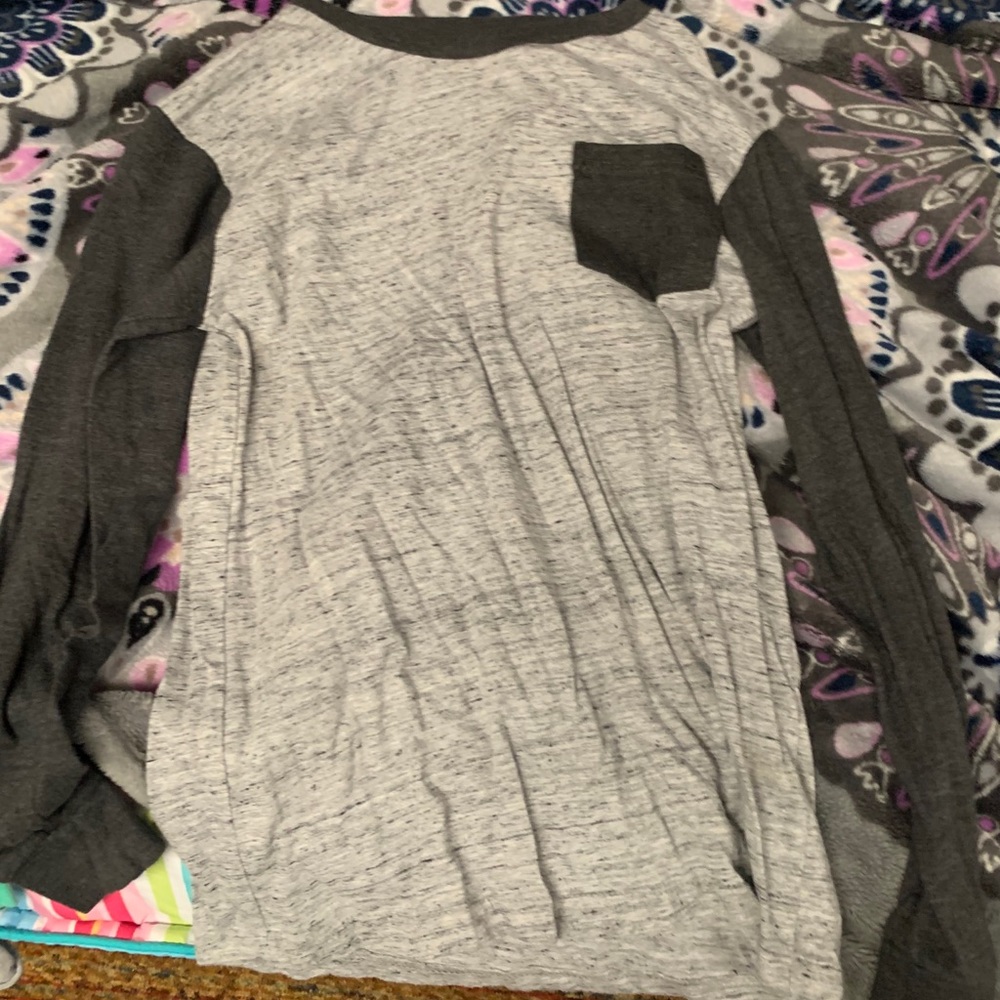 Long sleeve gray